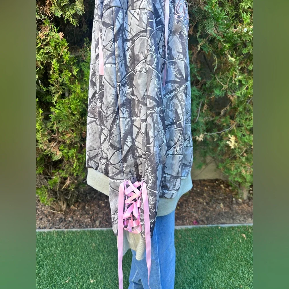 XL Olivia Rodrigo Bad Idea Right? Theme Gray Camouflage Hoodie with Pink Ribbon - Picture 5 of 7